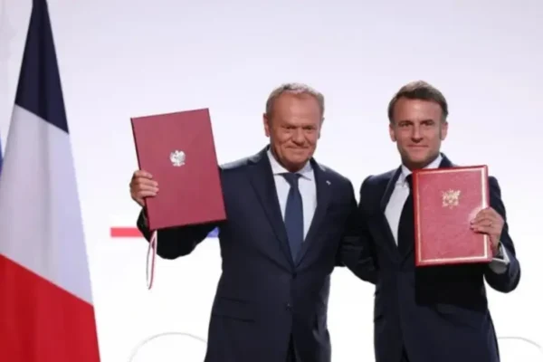 France et Pologne signent un traité de défense mutuelle