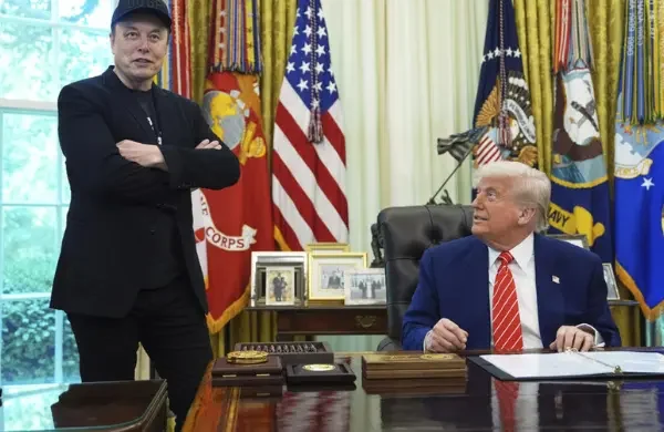 Trump offre un chaleureux adieu à Elon Musk dans le Bureau Ovale, clôturant un mandat tumultueux