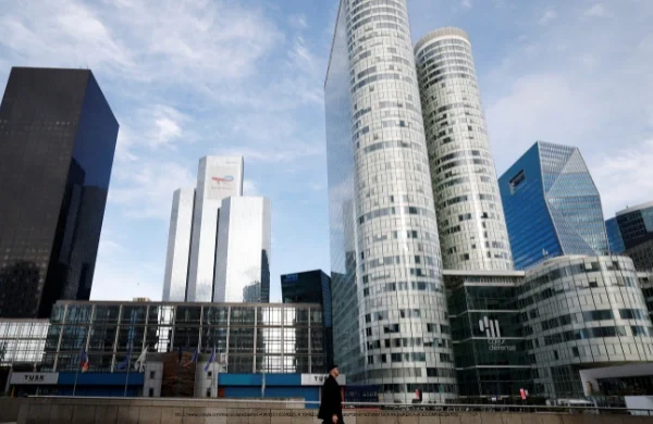 Le secteur des services en France se contracte à un rythme accéléré