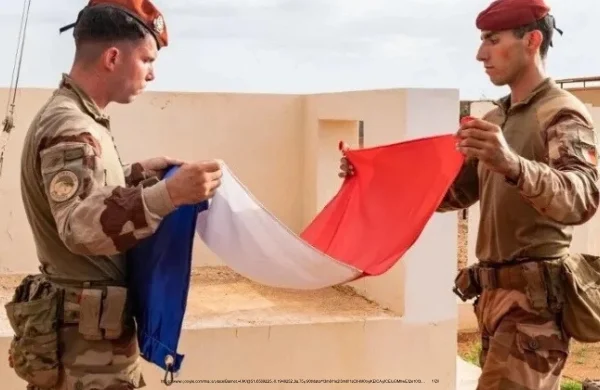 La France met fin à sa présence militaire historique au Sénégal avec le retrait de sa dernière base