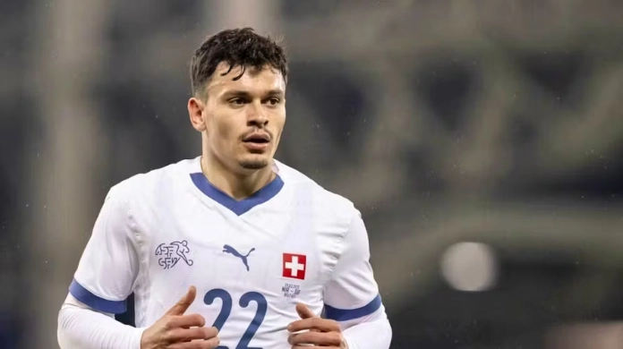 Fabian Rieder titulaire avec Rennes pour l'ouverture de la Ligue 1 2025
