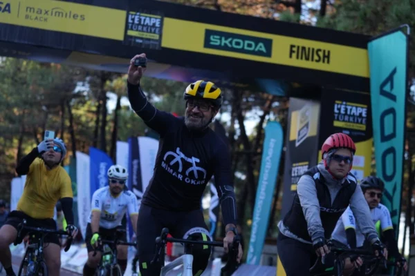 Istanbul rayonne lors de L’Etape Türkiye by Tour de France : Gokhan Uzuntas et Gokce Demirsoy sacrés champions