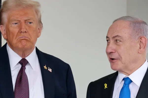 Benjamin Netanyahu demande à Donald Trump des frappes contre l’Iran lors de leur rencontre à Mar-a-Lago
