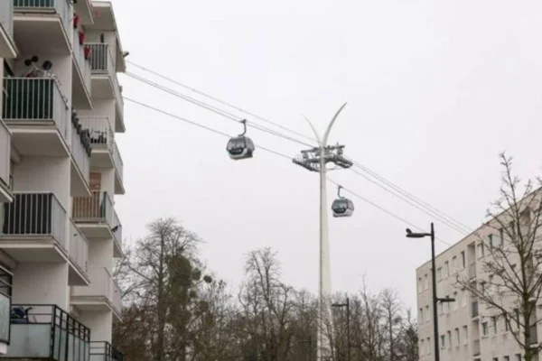 Premier Téléphérique Urbain Inauguré en Île-de-France Hors Paris