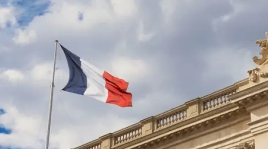 France introduces a civics exam for foreigners what will change in 2026