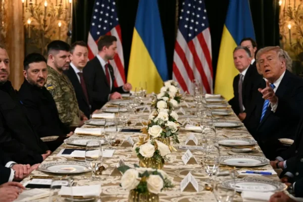 Paix entre Russie et Ukraine reste elusive après rencontre Donald Trump et Volodymyr Zelensky à Mar-a-Lago