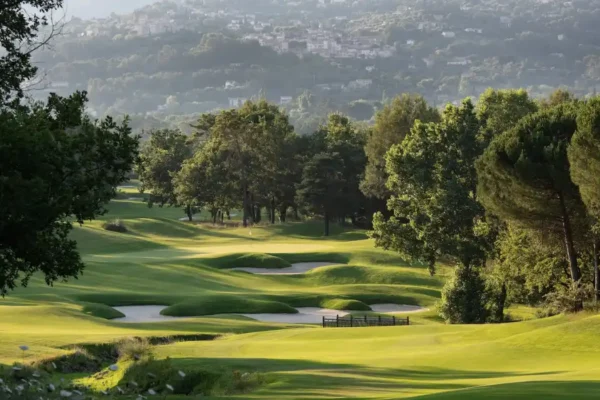 Terre Blanche conserve la première place des resorts de golf en France