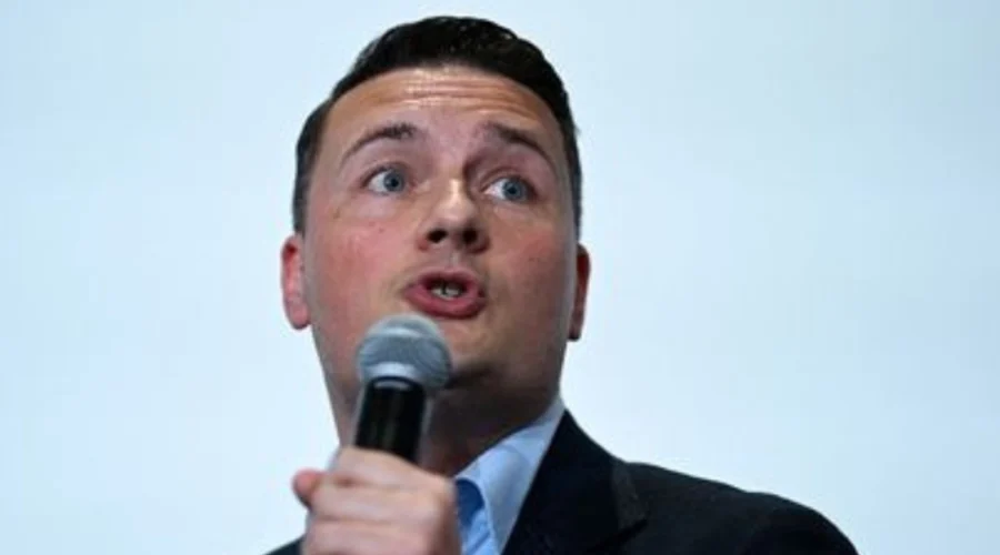 Wes Streeting annonce qu’il défiera Keir Starmer dans toute course à la direction du Labour
